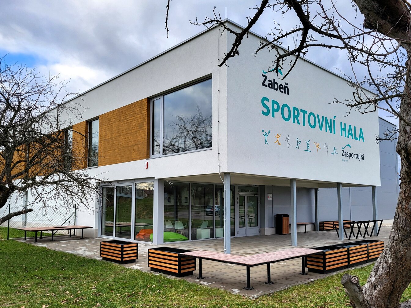 MŠ a ZŠ se sportovní halou Žabeň