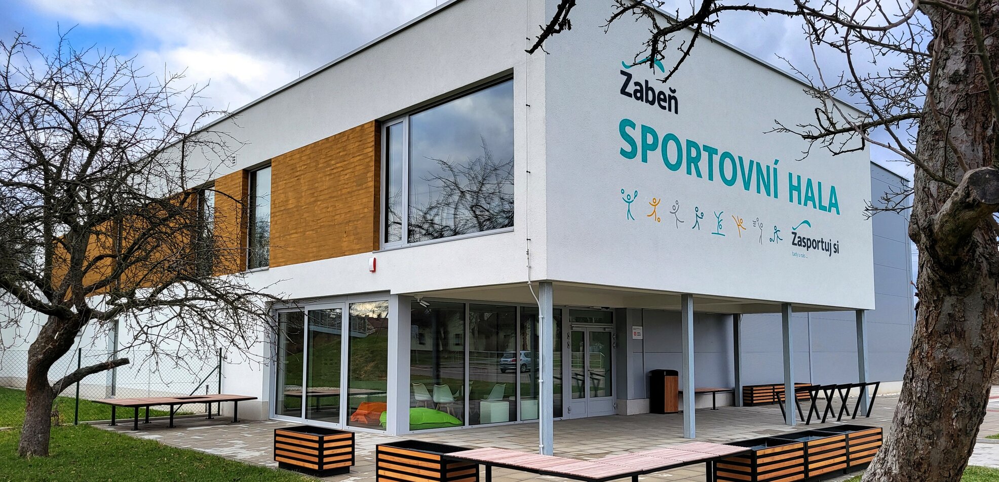 MŠ a ZŠ se sportovní halou Žabeň